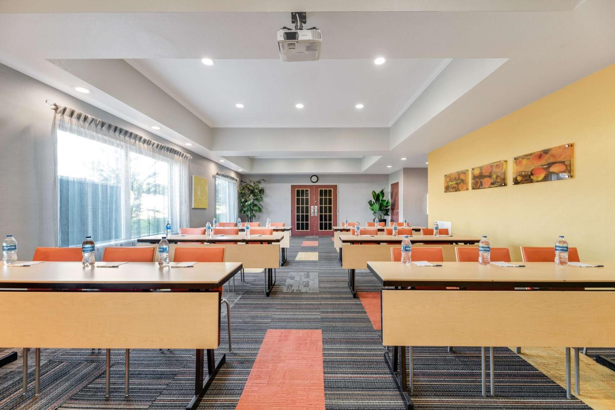 Best Western Auburndale Inn & Suites Экстерьер фото